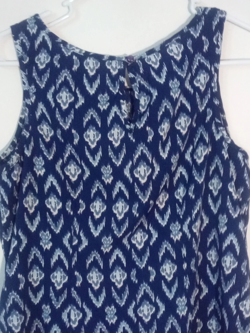 Jessica Simpson Sleeveless Navy Ikat Print Tank Top Small EUC